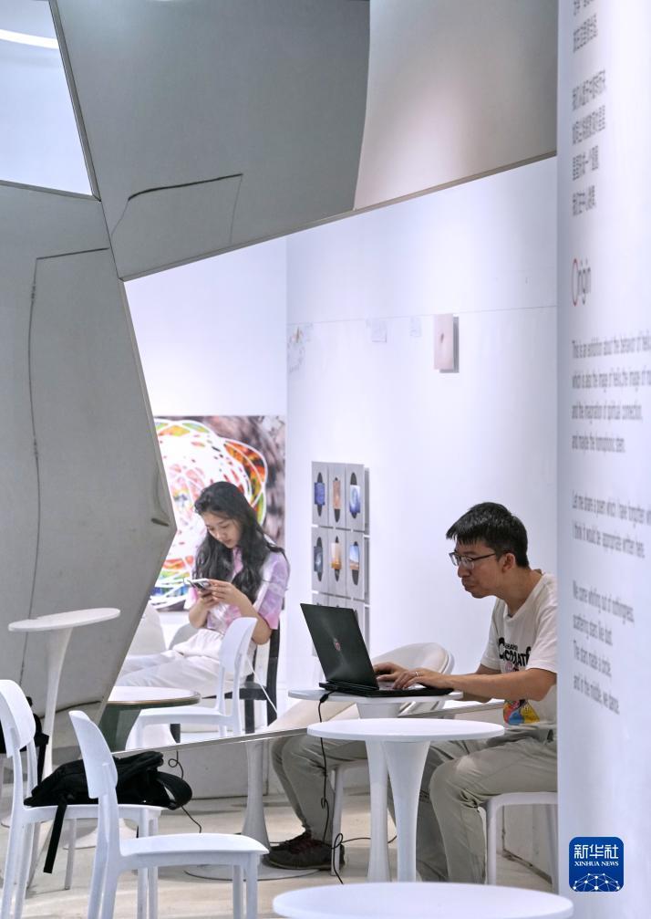 有老凤凰黄金店吗
